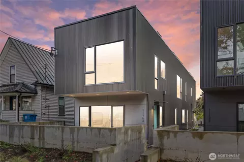 1114 26th Ave #A, Seattle, WA 98122