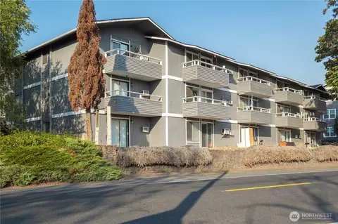 3001 E Upriver Dr, Spokane, WA 99207