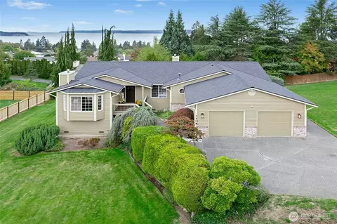 Exterior - 2408 Viewcrest Ave, Everett, WA 98203 photo 6 of 8
