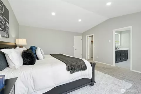 Bedroom - 2408 Viewcrest Ave, Everett, WA 98203 photo 2 of 4