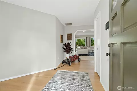 Entry Way - 2408 Viewcrest Ave, Everett, WA 98203 photo 1 of 1
