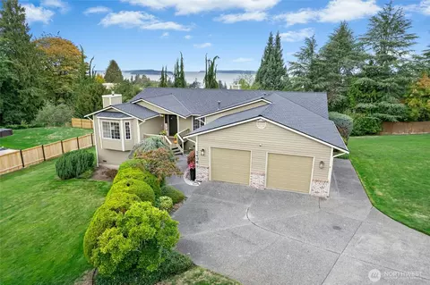 Exterior - 2408 Viewcrest Ave, Everett, WA 98203 photo 7 of 8