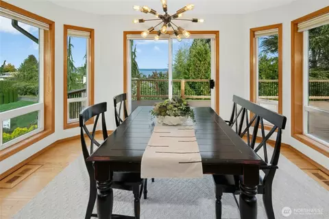 Dining - 2408 Viewcrest Ave, Everett, WA 98203 photo 2 of 3
