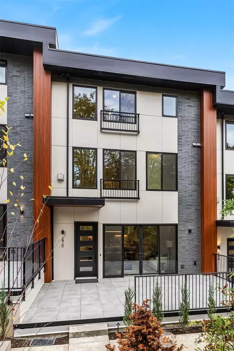 270 118th Ave SE, Bellevue, WA 98005