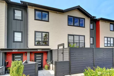 302 6th Ave S, Edmonds, WA 98020