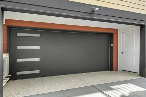 Exterior - 302 6th Ave S, Edmonds, WA 98020 photo 3 of 5