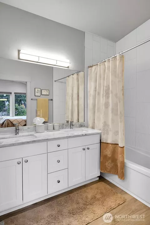 Bath - 302 6th Ave S, Edmonds, WA 98020 photo 2 of 3