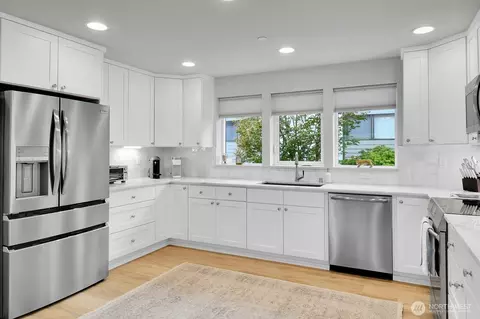 Kitchen - 302 6th Ave S, Edmonds, WA 98020 photo 2 of 2