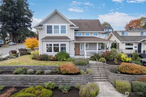 1701 7th St, Anacortes, WA 98221