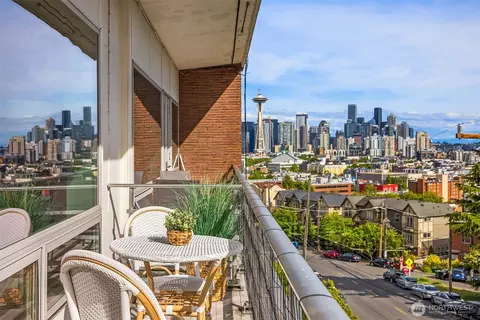 530 W Olympic Pl #406, Seattle, WA 98119
