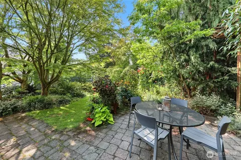 2017 10th Ave E, Seattle, WA 98102 photo 27