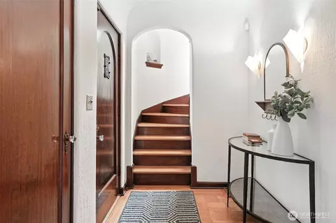 2017 10th Ave E, Seattle, WA 98102 photo 7