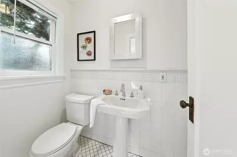 2017 10th Ave E, Seattle, WA 98102 photo 20