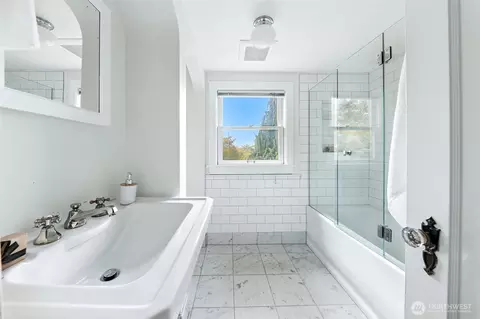 2017 10th Ave E, Seattle, WA 98102 photo 18