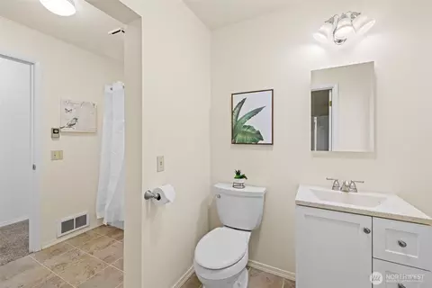 Bath - 202 Koeppe Dr, Sequim, WA 98382 photo 4 of 4