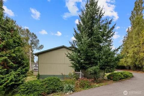 Exterior - 12303 Alexander Rd, Everett, WA 98204 photo 4 of 7