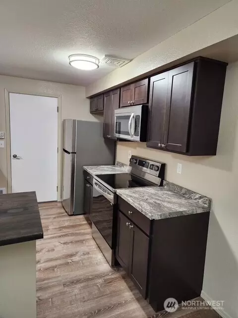 Kitchen - 12303 Alexander Rd, Everett, WA 98204 photo 3 of 5