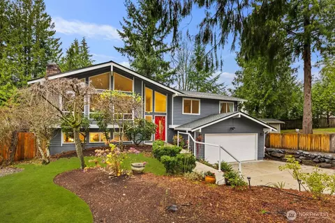 11806 NE 69th Pl, Kirkland, WA 98033