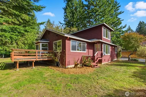 9110 NE Shore Dr, Indianola, WA 98342