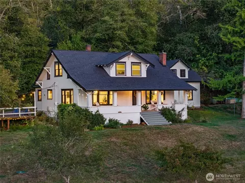 16832 Mcintyre Rd SW, Vashon, WA 98070