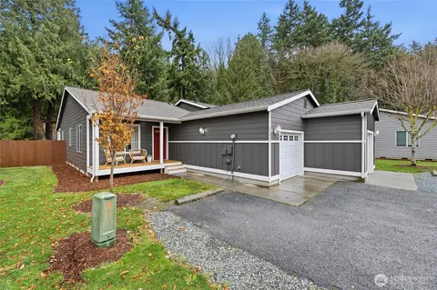447 Oak Hill Ln, Burlington, WA 98233