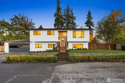 8317 NE 162nd Pl, Kenmore, WA 98028