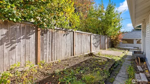 2123 E 14th St, Bremerton, WA 98310 photo 32