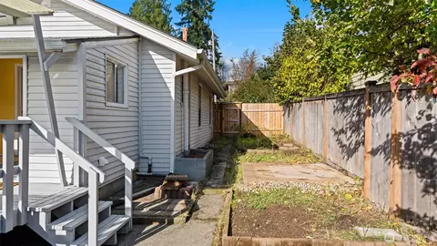 2123 E 14th St, Bremerton, WA 98310 photo 31