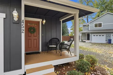 452 Oak Hill Ln, Burlington, WA 98233