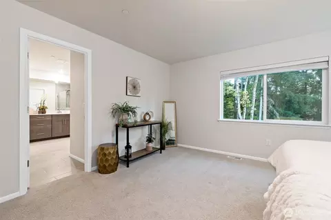 Bedroom - 4122 235th Pl SE, Bothell, WA 98021 photo 5 of 7