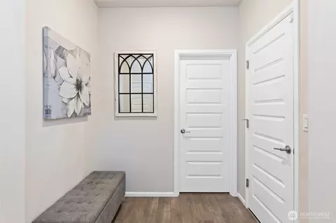 Entry Way - 4122 235th Pl SE, Bothell, WA 98021 photo 3 of 6