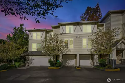 4465 249th Ter SE #2, Issaquah, WA 98029