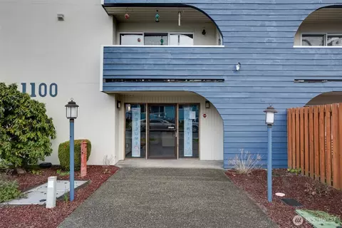 1100 Harrington Ave NE #310, Renton, WA 98056