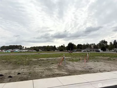304 W 3rd St, Everson, WA 98247 photo 4