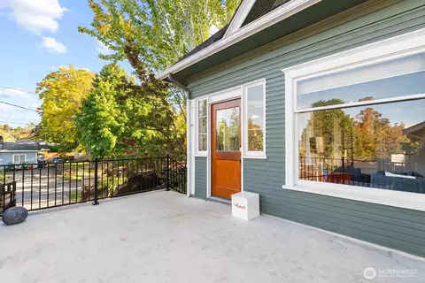 9615 57th Ave S, Seattle, WA 98118