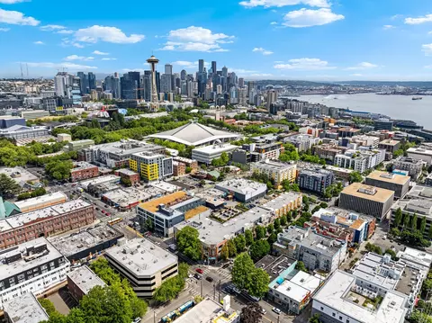 17 W Mercer St #300, Seattle, WA 98119