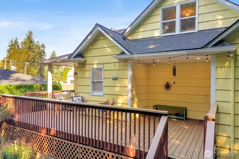 Exterior - 17090 Sam Bell Rd, Bow, WA 98232 photo 7 of 7