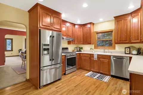 Kitchen - 17090 Sam Bell Rd, Bow, WA 98232 photo 4 of 4