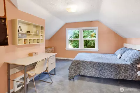 Bedroom - 17090 Sam Bell Rd, Bow, WA 98232 photo 3 of 4