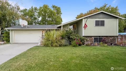 1720 Widgeon Ct, West Richland, WA 99353