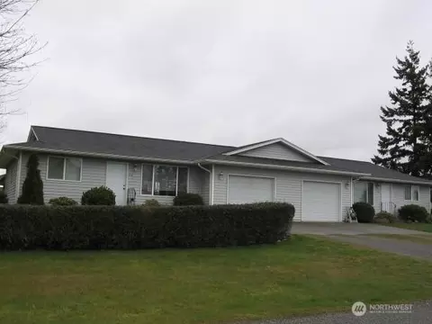 718 Cedar St, Blaine, WA 98230