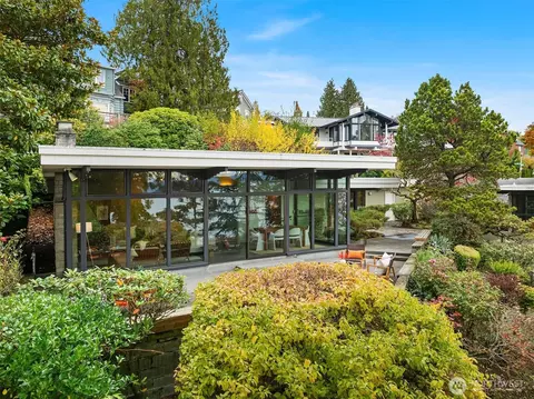 4001 55th Ave NE, Seattle, WA 98105