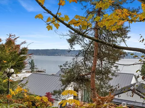 445 W Lake Sammamish Pkwy SE, Bellevue, WA 98008