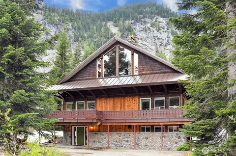 11 Alpental St, Snoqualmie Pass, WA 98068