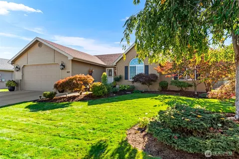 1827 Dorner Pl, Wenatchee, WA 98801