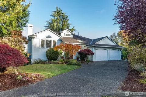 1902 Clover Pl, Mukilteo, WA 98275