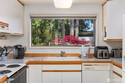 Kitchen - 350 Olympic Dr E, Grapeview, WA 98546 photo 3 of 5