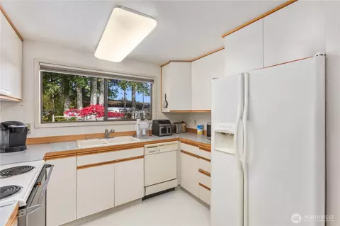 Kitchen - 350 Olympic Dr E, Grapeview, WA 98546 photo 4 of 5
