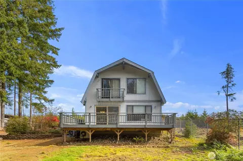 350 Olympic Dr E, Grapeview, WA 98546