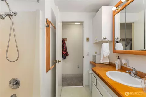 Bath - 350 Olympic Dr E, Grapeview, WA 98546 photo 3 of 5